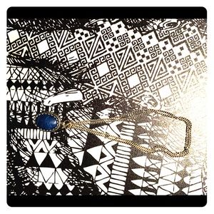 Groovy blue stone necklace